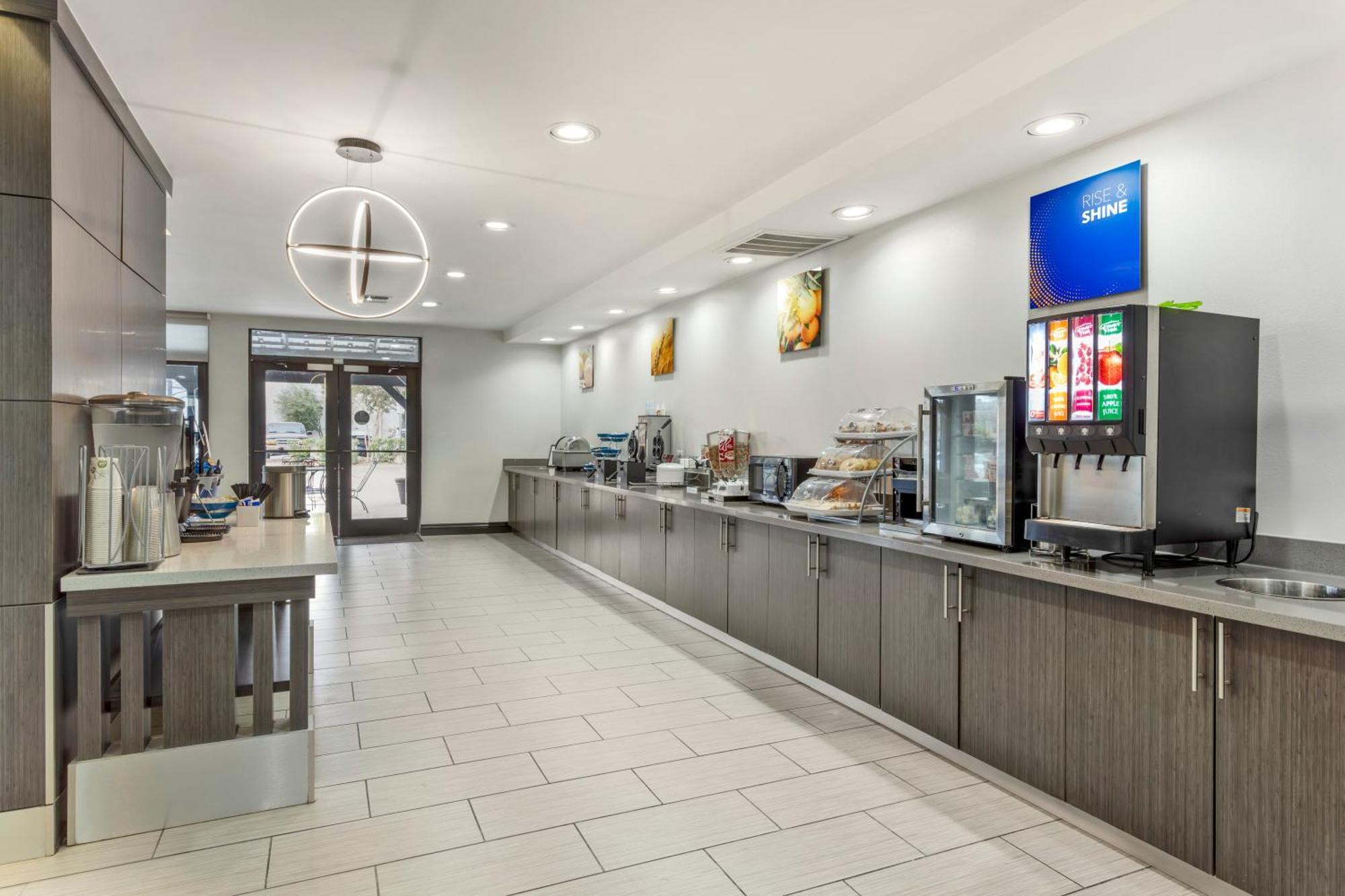 Comfort Inn & Suites Irving Las Colinas Dfw Екстер'єр фото