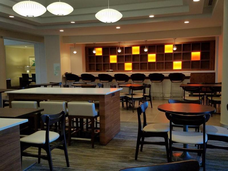 Comfort Inn & Suites Irving Las Colinas Dfw Екстер'єр фото